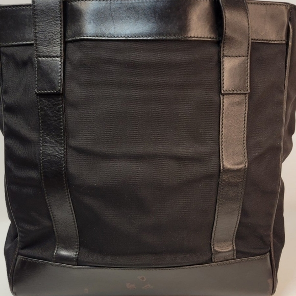 Gucci  Nylon and Leather Bag. - Picture 3 of 10